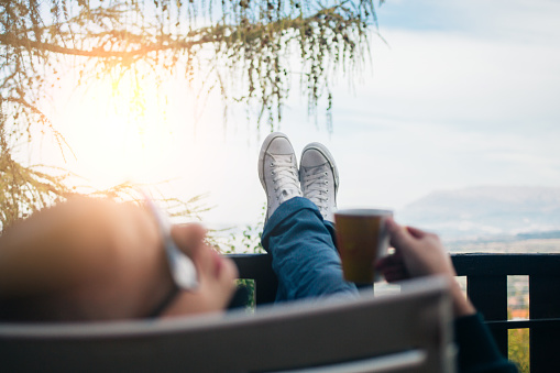 Menyambut Hari dengan Perlahan